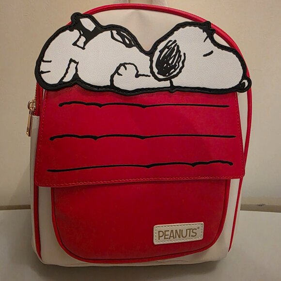 PEANUTS SNOOPY MINI BACKPACK PURSE NWT - Picture 1 of 3